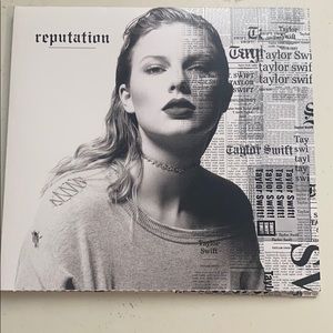 Taylor Swift Reputation CD with booklet included